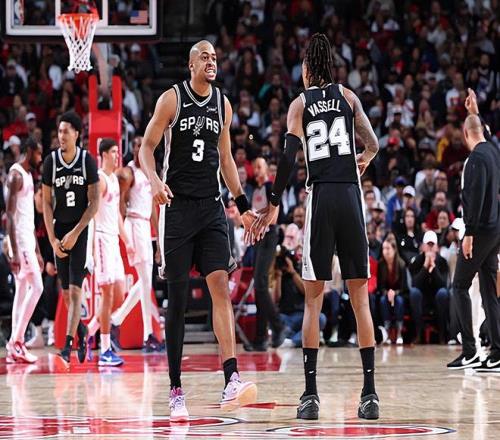 库里狂飙,篮板,助攻,新葡京,新葡京app,新葡京娱乐,新普京赌场