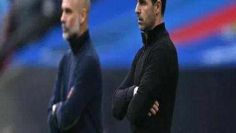 “转会市场身价飙升：皇马与巴萨携手以6.24亿欧并列引援榜首”